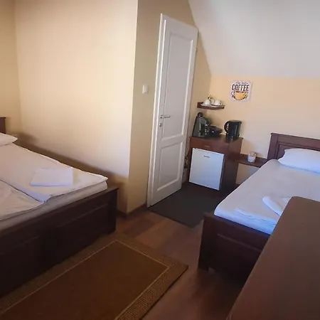 Virag Panzio * Lupeni (Harghita)